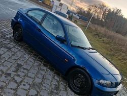 Blau Gebraucht 2002 BMW 316 Coupé | 600 € (Guter Preis)