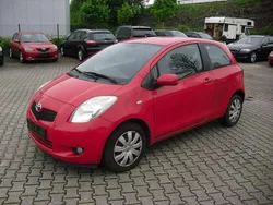 Rot Gebraucht 2007 Toyota Yaris Executive Limousine | 2.900 € (Guter Preis)