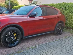 Rot Gebraucht 2019 Alfa Romeo Stelvio Tech Edition SUV | 26.500 € (Fairer Preis)