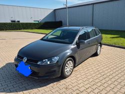 Grau Gebraucht 2014 VW Golf VII Trendline Kombi | 7.980 € (Fairer Preis)