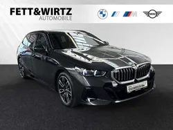 Sophistograu brillanteffekt metallic Gebraucht 2024 BMW 520 M Sport Kombi | 53.400 € (Superpreis)