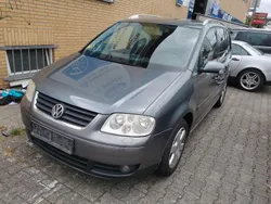 Grau Gebraucht 2004 VW Touran Basis Van / Kleinbus | 1.500 € (Guter Preis)