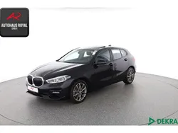 Schwarz (metallic) Gebraucht 2023 BMW 120 Sport Line Kleinwagen | 27.439 € (Fairer Preis)