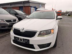 Weiß Gebraucht 2013 Skoda Octavia Elegance Kombi | 10.990 € (Etwas zu teuer)