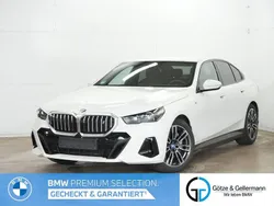 Alpinweiss Gebraucht 2024 BMW i5 M Sport Limousine | 61.740 €