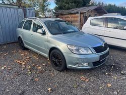 Grün Gebraucht 2009 Skoda Octavia Kombi | 1.650 €