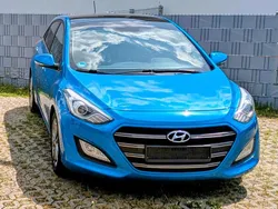 Blau Gebraucht 2016 Hyundai i30 Premium Limousine | 12.000 € (Fairer Preis)