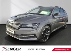 Graphitegrau Gebraucht 2022 Skoda Superb SportLine Kombi | 29.480 € (Etwas zu teuer)