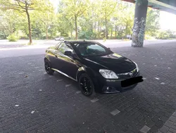 Schwarz Gebraucht 2006 Opel Tigra Cabrio | 2.800 € (Etwas zu teuer)