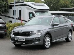 Graphitegrau metallic Gebraucht 2024 Skoda Kamiq Selection SUV | 27.289 € (Fairer Preis)