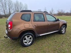 Braun Gebraucht 2011 Dacia Duster Kombi | 3.990 € (Guter Preis)