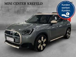 Gruen Gebraucht 2024 Mini Countryman Favoured SUV | 47.989 €