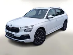 Moon weiß metallic Gebraucht 2024 Skoda Kamiq Selection SUV | 22.794 € (Guter Preis)