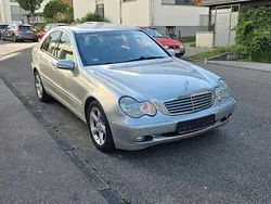Grau Gebraucht 2002 Mercedes 200 Limousine | 2.750 €
