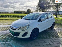 Weiß Gebraucht 2013 Opel Corsa Design Edition Limousine | 1.820 € (Teuer)
