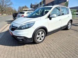 Weiß Gebraucht 2014 Renault Scénic III Initiale Paris Van / Kleinbus | 5.499 € (Guter Preis)