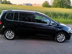 Schwarz Gebraucht 2016 VW Touran Highline Van / Kleinbus | 19.000 € (Fairer Preis)