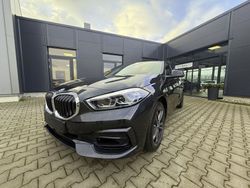 Saphirschwarzmet. Gebraucht 2024 BMW 116 Sport Line Kleinwagen | 23.690 € (Fairer Preis)