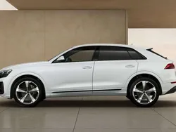 Gletscherweiß metallic Neu 2025 Audi Q8 S-Line SUV | 90.075 €