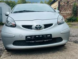 Silber Gebraucht 2009 Toyota Aygo Kleinwagen | 2.850 € (Fairer Preis)