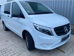 Weiß Gebraucht 2023 Mercedes Vito Van / Kleinbus | 49.950 €