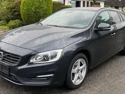 Grau Gebraucht 2015 Volvo V60 Kombi | 12.300 € (Fairer Preis)