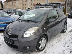 Grau Gebraucht 2011 Toyota Yaris Edition Limousine | 4.900 € (Fairer Preis)