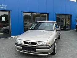 Silber Gebraucht 1993 Opel Vectra Limousine | 5.499 €