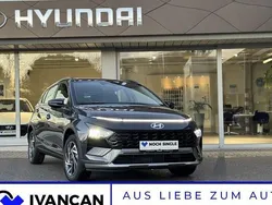 Grau Gebraucht 2024 Hyundai Bayon Trend SUV | 20.990 € (Fairer Preis)