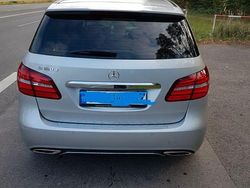 Silber Gebraucht 2018 Mercedes B180 Van / Kleinbus | 14.400 € (Fairer Preis)