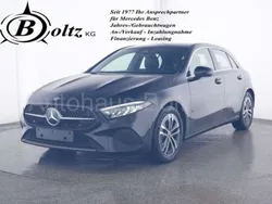 Kosmosschwarz (metallic) Gebraucht 2024 Mercedes A180 Progressive Limousine | 29.888 € (Fairer Preis)