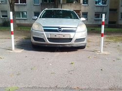 Silber Gebraucht 2005 Opel Astra Elegance Limousine | 950 € (Superpreis)