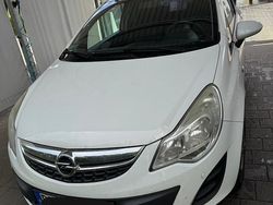Weiß Gebraucht 2012 Opel Corsa Kleinwagen | 1.800 € (Fairer Preis)