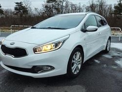 Weiß Gebraucht 2015 Kia Ceed Sportswagon DREAM-TEAM Edition Kombi | 6.990 € (Fairer Preis)