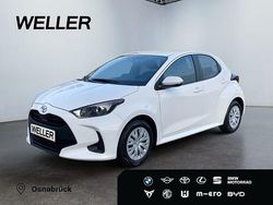 Schneeweiß Gebraucht 2022 Toyota Yaris Basis Kleinwagen | 13.930 € (Fairer Preis)