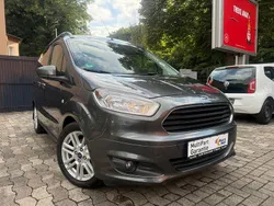 Grau Gebraucht 2017 Ford Tourneo Courier Titanium Van / Kleinbus | 9.790 € (Fairer Preis)