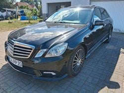 Schwarz Gebraucht 2011 Mercedes E250 AMG line Limousine | 11.990 € (Guter Preis)