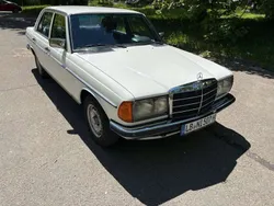 Weiß Gebraucht 1978 Mercedes E280 Limousine | 10.500 €