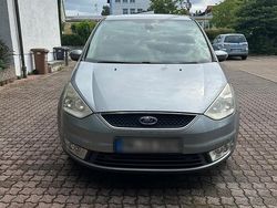 Grau Gebraucht 2008 Ford Galaxy Van / Kleinbus | 2.626 € (Guter Preis)