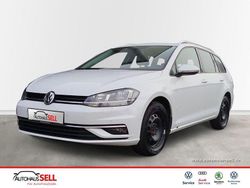 Weiß Gebraucht 2017 VW Golf VII Sound Kombi | 12.790 € (Etwas zu teuer)