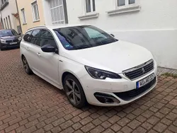 Weiß Gebraucht 2017 Peugeot 308 Kombi | 12.000 € (Etwas zu teuer)