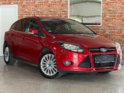 Rot Gebraucht 2011 Ford Focus Titanium Limousine | 3.900 € (Etwas zu teuer)