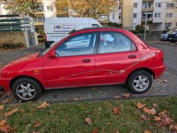 Rot Gebraucht 1994 Mazda 121 Kleinwagen | 2.600 €