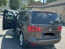 Braun Gebraucht 2012 VW Touran Highline Van / Kleinbus | 13.300 € (Teuer)