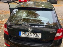 Schwarz Gebraucht 2017 Skoda Rapid Ambition Limousine | 9.100 € (Fairer Preis)