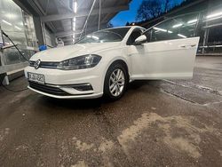 Weiß Gebraucht 2019 VW Golf Limousine | 15.300 €