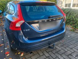 Blau Gebraucht 2014 Volvo V60 Kombi | 5.950 €