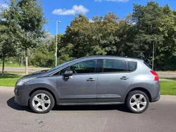 Grau Gebraucht 2011 Peugeot 3008 Kombi | 3.200 € (Fairer Preis)