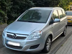 Silber Gebraucht 2010 Opel Zafira Van / Kleinbus | 4.800 € (Etwas zu teuer)