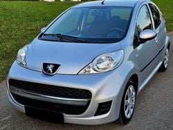 Grau Gebraucht 2011 Peugeot 107 Filou Kleinwagen | 2.490 € (Fairer Preis)